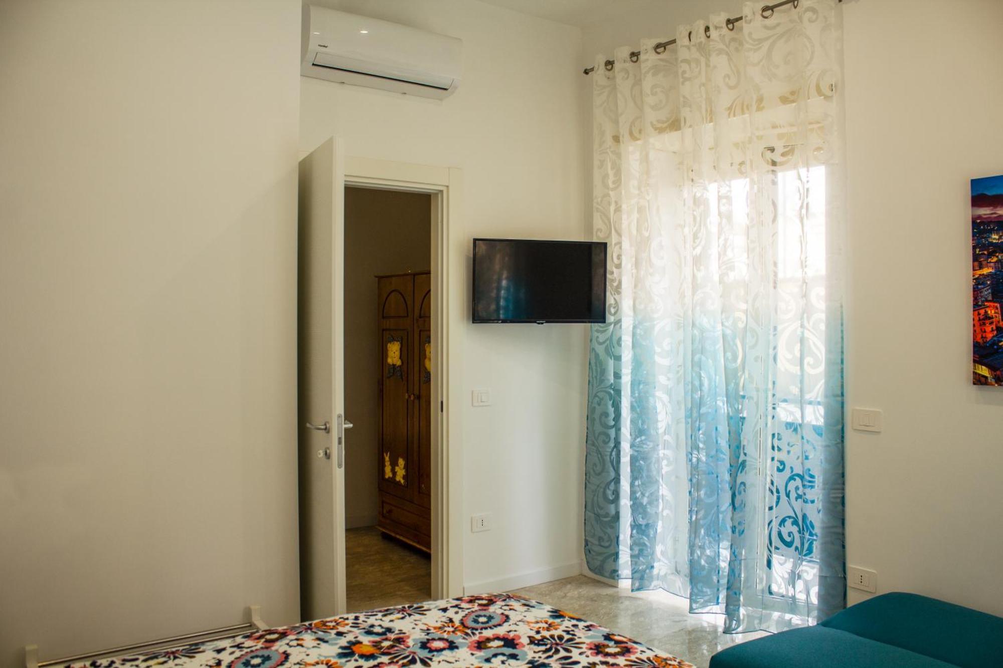 Casa Di Nonna Rosy Hotel Наполи Екстериор снимка